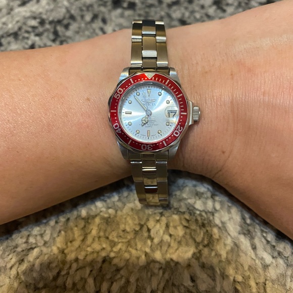 *SOLD* Women’s Invicta 17569 Pro Diver Quartz Watch - Picture 12 of 13